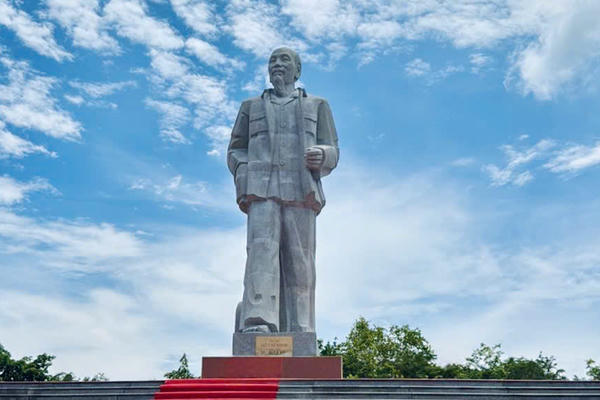 Kỷ niệm 136 năm Ngày sinh Chủ tịch Hồ Chí Minh (19/5/1890 - 19/5/2026): Ngời sáng một nhân cách vĩ đại
Kỷ niệm 136 năm Ngày sinh Chủ tịch Hồ Chí Minh (19/5/1890 - 19/5/2026): Ngời sáng một nhân cách vĩ đại
