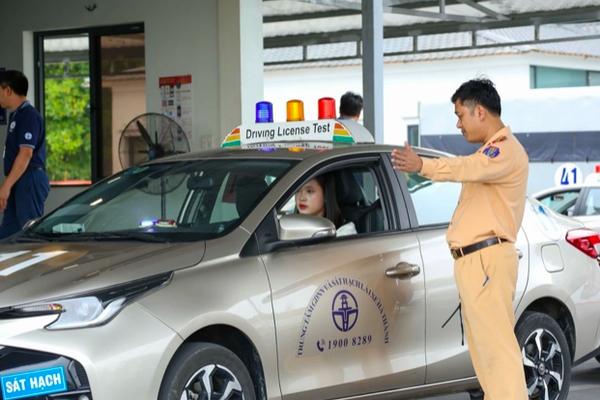 Cục CSGT siết sát hạch lái xe, tỷ lệ đỗ đường trường giảm sâu
Cục CSGT siết sát hạch lái xe, tỷ lệ đỗ đường trường giảm sâu