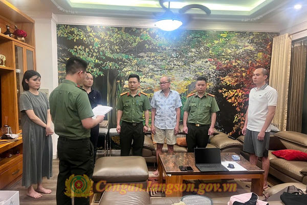 Triệt phá thành công Chuyên án vận chuyển trái phép gần 100 tấn phóng xạ ra nước ngoài Triệt phá thành công Chuyên án vận chuyển trái phép gần 100 tấn phóng xạ ra nước ngoài