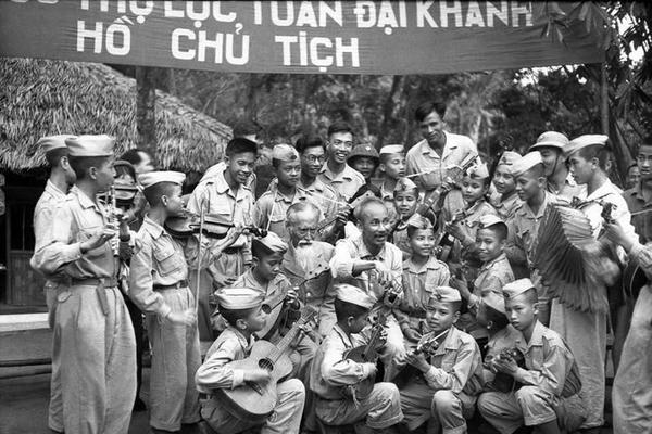 Những mùa sinh nhật Bác Hồ: Bình dị mà sáng mãi cùng non sông
