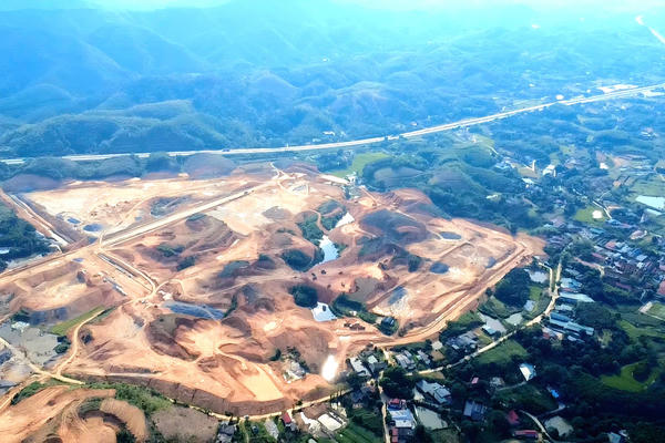 Tỉnh Lào Cai phấn đấu hoàn thành 527 ha mặt bằng sạch để thu hút đầu tư Tỉnh Lào Cai phấn đấu hoàn thành 527 ha mặt bằng sạch để thu hút đầu tư