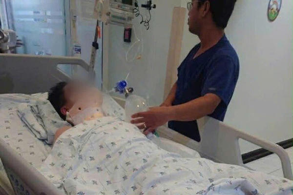 Khẩn trương điều tra vụ nam sinh lớp 8 tự tử, nghi bị bạo lực và tống tiền học đường Khẩn trương điều tra vụ nam sinh lớp 8 tự tử, nghi bị bạo lực và tống tiền học đường