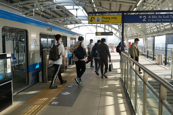 TP HCM sắp triển khai “ATM vé metro” miễn phí cho người thu nhập thấp
