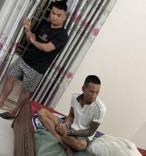 Bắt giữ nhóm đối tượng tổ chức sử dụng và mua bán trái phép chất ma túy tại nhà nghỉ Bắt giữ nhóm đối tượng tổ chức sử dụng và mua bán trái phép chất ma túy tại nhà nghỉ