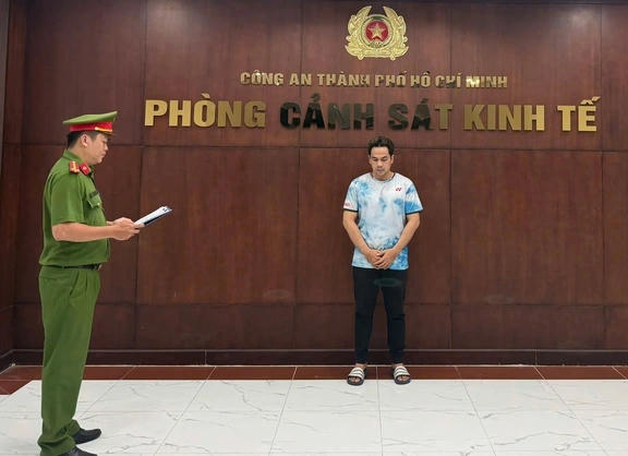 TP HCM: Phá đường dây giày, dép giả nhãn hiệu lớn, thu giữ hơn 3,3 tỉ đồng hàng hóa