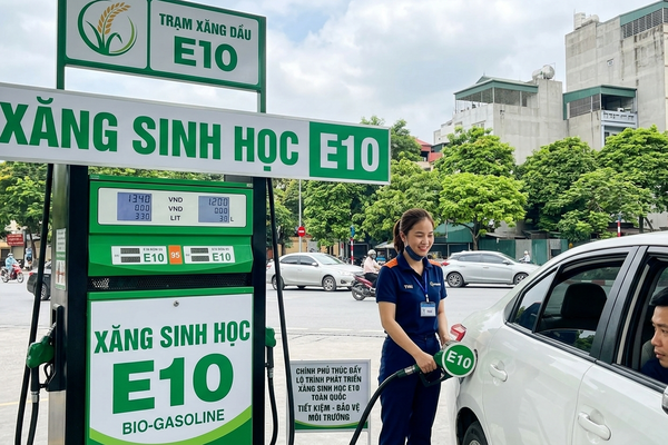 Đề xuất triển khai bán đồng loạt xăng E10 trên toàn quốc từ 1/6/2026 Đề xuất triển khai bán đồng loạt xăng E10 trên toàn quốc từ 1/6/2026