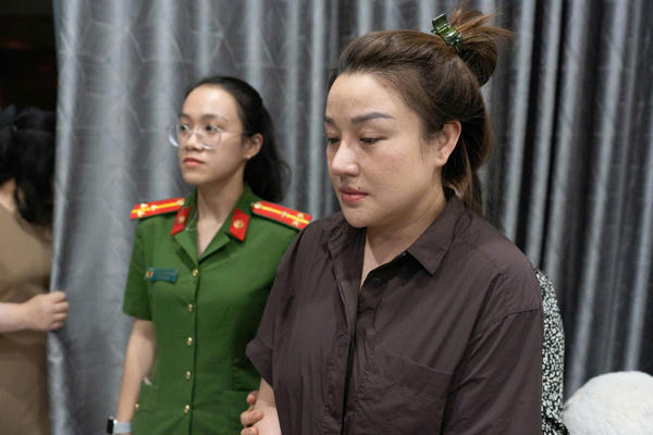 Công an Đắk Lắk triệt phá vụ lừa đảo hơn 300 tỷ đồng, bắt giữ 2 đối tượng Công an Đắk Lắk triệt phá vụ lừa đảo hơn 300 tỷ đồng, bắt giữ 2 đối tượng