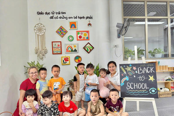 "Giáo dục từ trái tim để có những em bé hạnh phúc”