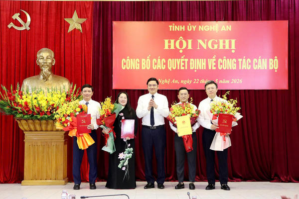 Bí thư Tỉnh đoàn Nghệ An giữ chức vụ Bí thư Đảng ủy xã Kim Liên Bí thư Tỉnh đoàn Nghệ An giữ chức vụ Bí thư Đảng ủy xã Kim Liên