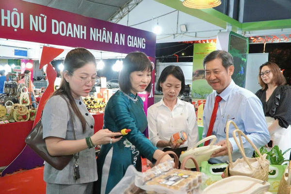 Tỉnh An Giang khởi động du lịch hè năm 2026 với nhiều hoạt động quảng bá, kích cầu và giới thiệu sản phẩm Tỉnh An Giang khởi động du lịch hè năm 2026 với nhiều hoạt động quảng bá, kích cầu và giới thiệu sản phẩm