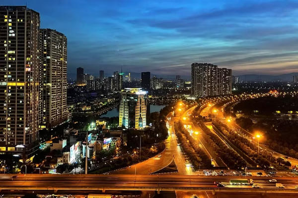 Hà Nội siết phân luồng thi công ban đêm tại nhiều tuyến đường lớn để nâng cấp chiếu sáng
