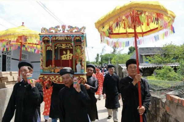 Độc đáo Lễ hội Rước sắc Thầy trên đảo ngọc Phú Quý, Lâm Đồng