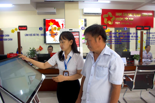 TP Hồ Chí Minh: Dấu ấn chính quyền 2 cấp từ hành chính phục vụ dân TP Hồ Chí Minh: Dấu ấn chính quyền 2 cấp từ hành chính phục vụ dân