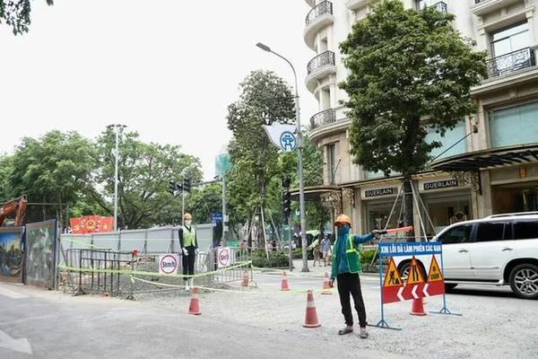 Hà Nội rào chắn hàng loạt tuyến phố nội đô để thi công chống ngập đến giữa tháng 6