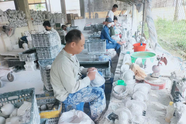 Nặn lại niềm tin, tô vẽ tương lai từ những ngày tháng hoàn lương