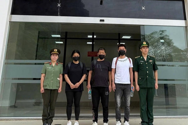 Trao trả 3 công dân Trung Quốc nhập cảnh trái phép vào Việt Nam