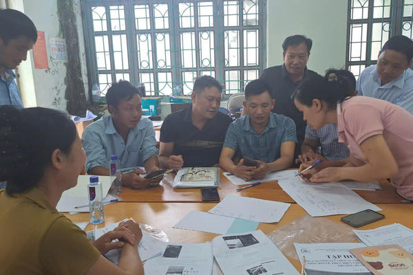 Nâng cao kiến thức để người dân thêm yêu rừng Nâng cao kiến thức để người dân thêm yêu rừng