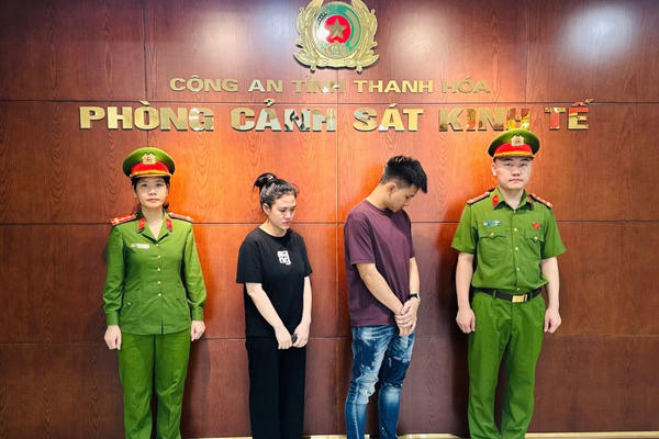 Triệt phá đường dây bán hàng hiệu giả qua mạng, khởi tố 2 chủ cửa hàng ở Thanh Hóa Triệt phá đường dây bán hàng hiệu giả qua mạng, khởi tố 2 chủ cửa hàng ở Thanh Hóa