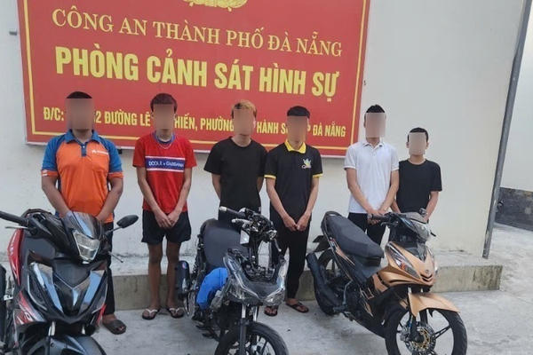 Mang kiếm, dao chạy xe tốc độ cao xuyên đêm, nhóm thiếu niên ở Đà Nẵng bị truy xét Mang kiếm, dao chạy xe tốc độ cao xuyên đêm, nhóm thiếu niên ở Đà Nẵng bị truy xét