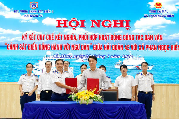 Cảnh sát biển đồng hành với ngư dân: Thắt chặt nghĩa tình quân - dân nơi cực Nam Tổ quốc Cảnh sát biển đồng hành với ngư dân: Thắt chặt nghĩa tình quân - dân nơi cực Nam Tổ quốc