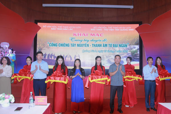 Triển lãm “Cồng chiêng Tây Nguyên – Thanh âm từ đại ngàn”: Kết nối sắc màu văn hóa giữa đại ngàn và vùng Đông Bắc Triển lãm “Cồng chiêng Tây Nguyên – Thanh âm từ đại ngàn”: Kết nối sắc màu văn hóa giữa đại ngàn và vùng Đông Bắc