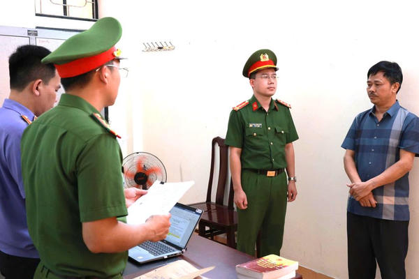 Khởi tố, bắt tạm giam đối tượng thu mua lợn dịch, giết mổ bán ra thị trường Khởi tố, bắt tạm giam đối tượng thu mua lợn dịch, giết mổ bán ra thị trường