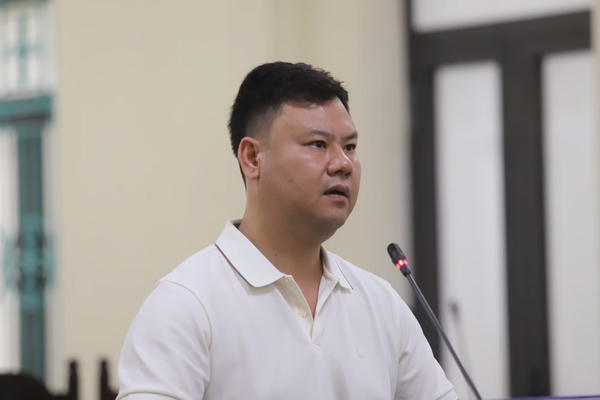 "Chặn đầu, khóa đuôi" ô tô, người đàn ông tại Hà Tĩnh bị phạt 50 triệu đồng "Chặn đầu, khóa đuôi" ô tô, người đàn ông tại Hà Tĩnh bị phạt 50 triệu đồng