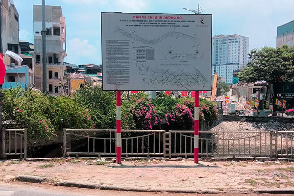 Công nhân vượt nắng nóng trên công trường đường Vành đai 2,5 sớm bàn giao mặt bằng thi công Công nhân vượt nắng nóng trên công trường đường Vành đai 2,5 sớm bàn giao mặt bằng thi công
