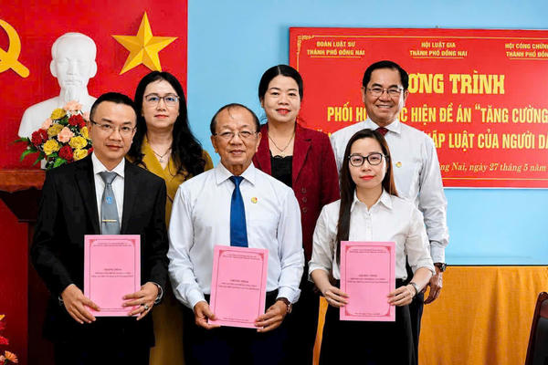 Đoàn Luật sư, Hội Luật gia, Hội Công chứng thành phố Đồng Nai ký kết phối hợp tăng cường năng lực tiếp cận pháp luật cho người dân Đoàn Luật sư, Hội Luật gia, Hội Công chứng thành phố Đồng Nai ký kết phối hợp tăng cường năng lực tiếp cận pháp luật cho người dân