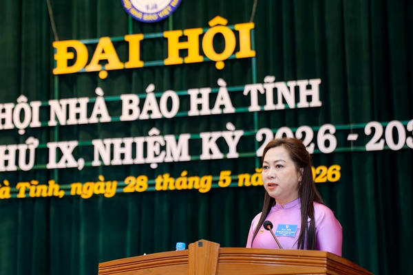 Bà Trần Thị Phương Hoa giữ chức Chủ tịch Hội Nhà báo tỉnh Hà Tĩnh Bà Trần Thị Phương Hoa giữ chức Chủ tịch Hội Nhà báo tỉnh Hà Tĩnh