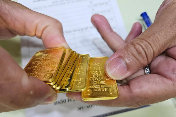 Giá vàng ngày 30/5: Vàng thế giới tăng 1%, vàng miếng SJC tiếp đà đi lên