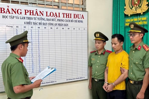 Từng bị xử phạt vẫn tái phạm, người đàn ông xuất cảnh trái phép sang Campuchia bị khởi tố Từng bị xử phạt vẫn tái phạm, người đàn ông xuất cảnh trái phép sang Campuchia bị khởi tố