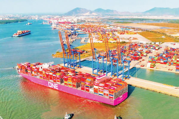 Sản lượng hàng hóa qua hệ thống cảng biển tăng trưởng mạnh Sản lượng hàng hóa qua hệ thống cảng biển tăng trưởng mạnh