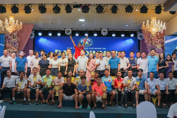 Bế mạc Giải Tennis Báo chí Nghệ An lần thứ VIII năm 2026: Thành công và nhiều dấu ấn Bế mạc Giải Tennis Báo chí Nghệ An lần thứ VIII năm 2026: Thành công và nhiều dấu ấn