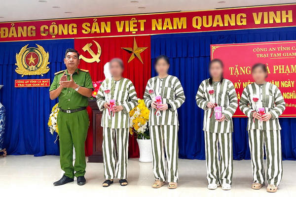 Đặc xá 2026: 34 phạm nhân ở Cà Mau đón cơ hội làm lại cuộc đời Đặc xá 2026: 34 phạm nhân ở Cà Mau đón cơ hội làm lại cuộc đời