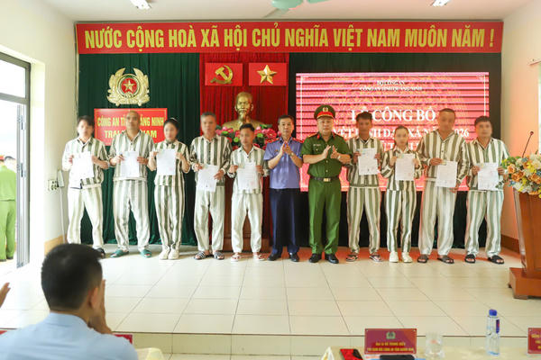 Công an Quảng Ninh công bố quyết định đặc xá cho 45 phạm nhân dịp năm 2026