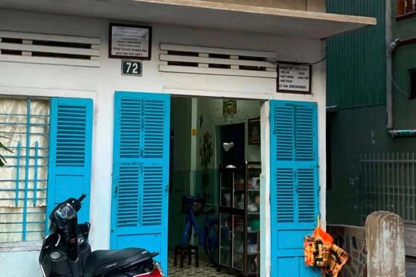 Đình chỉ lớp dạy thêm không phép vụ thầy giáo tát thủng màng nhĩ học sinh lớp 4