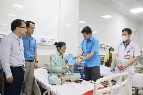 Chung tay hỗ trợ 446 đoàn viên, người lao động Nghệ An mắc bệnh hiểm nghèo Chung tay hỗ trợ 446 đoàn viên, người lao động Nghệ An mắc bệnh hiểm nghèo