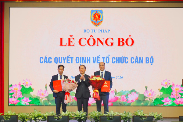 Bộ Tư pháp công bố các quyết định về công tác cán bộ
