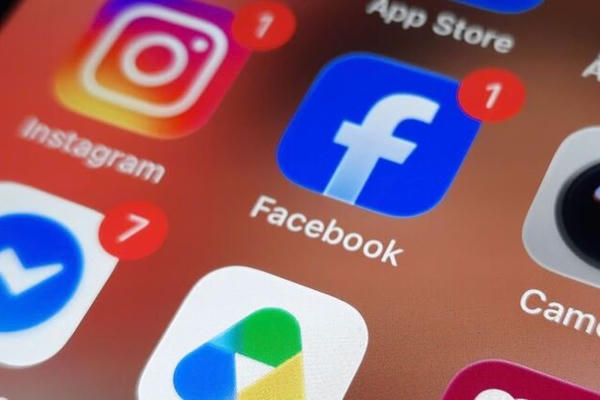 Meta lên tiếng trước tin đồn Facebook sắp thu phí người dùng
