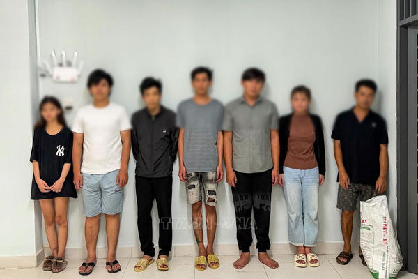 Cần Thơ: Triệt xóa tụ điểm ma túy tại nhà nghỉ, tạm giữ 13 người để điều tra