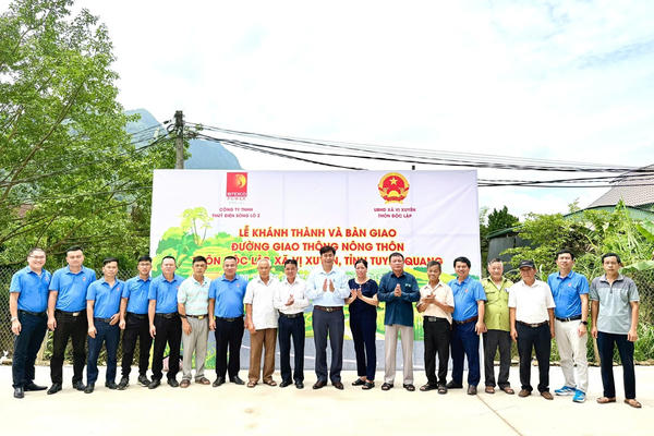 Bàn giao tuyến đường giao thông nông thôn tặng nhân dân xã Vị Xuyên, tỉnh Tuyên Quang Bàn giao tuyến đường giao thông nông thôn tặng nhân dân xã Vị Xuyên, tỉnh Tuyên Quang