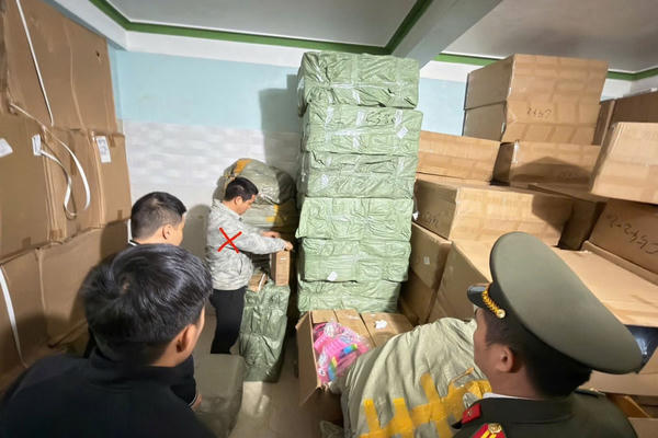 Triệt phá đường dây mua bán trái phép vũ khí quân dụng ngụy trang dưới dạng “súng thông bồn cầu” Triệt phá đường dây mua bán trái phép vũ khí quân dụng ngụy trang dưới dạng “súng thông bồn cầu”