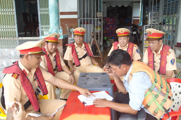 CSGT Cà Mau nỗ lực đưa pháp luật đến bến sông, vì bình yên, an toàn giao thông đường thủy 