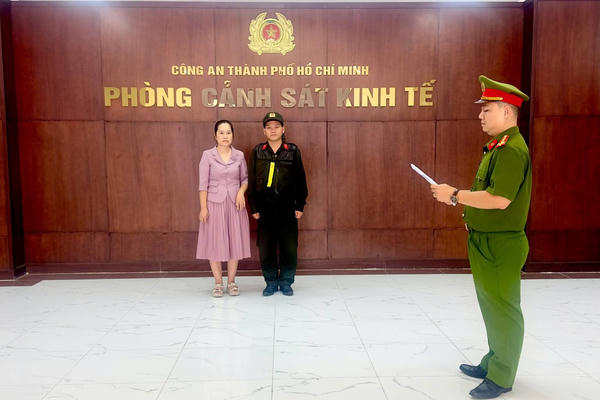 Khởi tố chủ thương hiệu Vải áo dài Đất Lành vì hành vi xâm phạm quyền tác giả Khởi tố chủ thương hiệu Vải áo dài Đất Lành vì hành vi xâm phạm quyền tác giả
