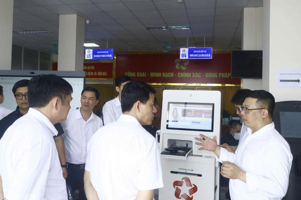 Phường Móng Cái 1 tạo đột phá trong chuyển đổi số, dẫn đầu chỉ số CGI ở Quảng Ninh Phường Móng Cái 1 tạo đột phá trong chuyển đổi số, dẫn đầu chỉ số CGI ở Quảng Ninh