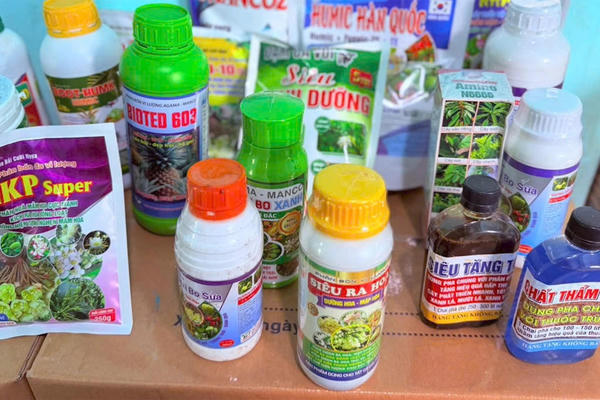 Khởi tố 2 người sản xuất gần 14 tấn phân bón, thuốc bảo vệ thực vật giả Khởi tố 2 người sản xuất gần 14 tấn phân bón, thuốc bảo vệ thực vật giả