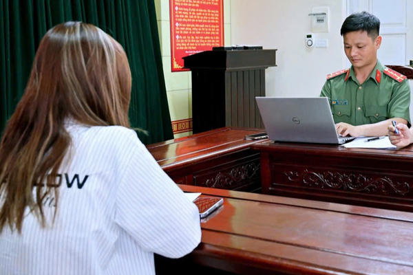 Xử phạt cô gái bịa chuyện, câu tương tác về hiện tượng tâm linh khi đi du lịch Tràng An
Xử phạt cô gái bịa chuyện, câu tương tác về hiện tượng tâm linh khi đi du lịch Tràng An