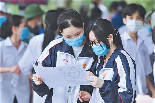 Hơn 1,2 triệu thí sinh cả nước bước vào làm thủ tục dự thi tốt nghiệp THPT 2026 Hơn 1,2 triệu thí sinh cả nước bước vào làm thủ tục dự thi tốt nghiệp THPT 2026