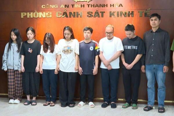 Triệt phá đường dây sản xuất, tiêu thụ hơn 10.000 sản phẩm trang sức giả thương hiệu nổi tiếng Triệt phá đường dây sản xuất, tiêu thụ hơn 10.000 sản phẩm trang sức giả thương hiệu nổi tiếng